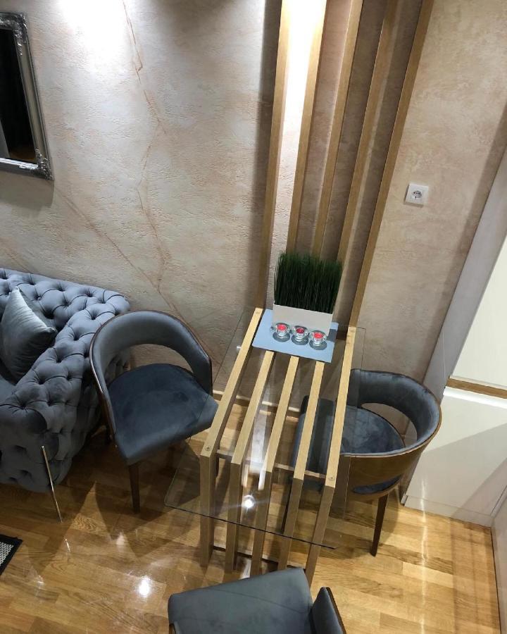 Lux Apartman 33 Kragujevac Exterior photo