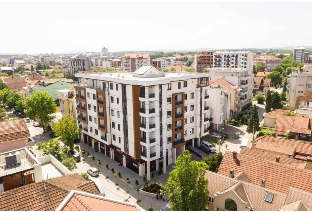 Lux Apartman 33 Kragujevac Exterior photo